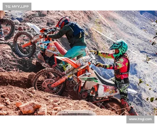 58岁农民车手成功完赛吕梁越野摩托车赛创历史引全场欢呼